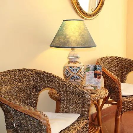 Le Chiavi Di San Francesco Aparthotel 4*