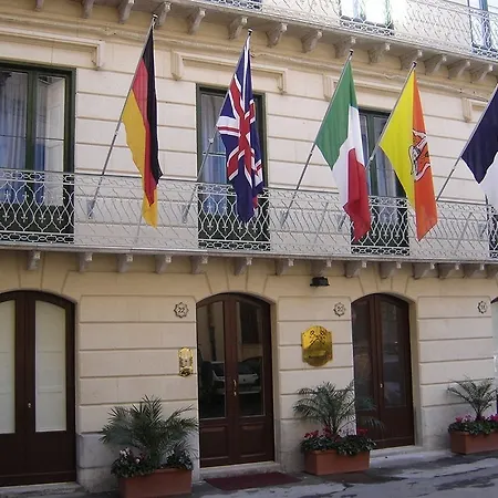 Aparthotel Le Chiavi Di San Francesco 4*